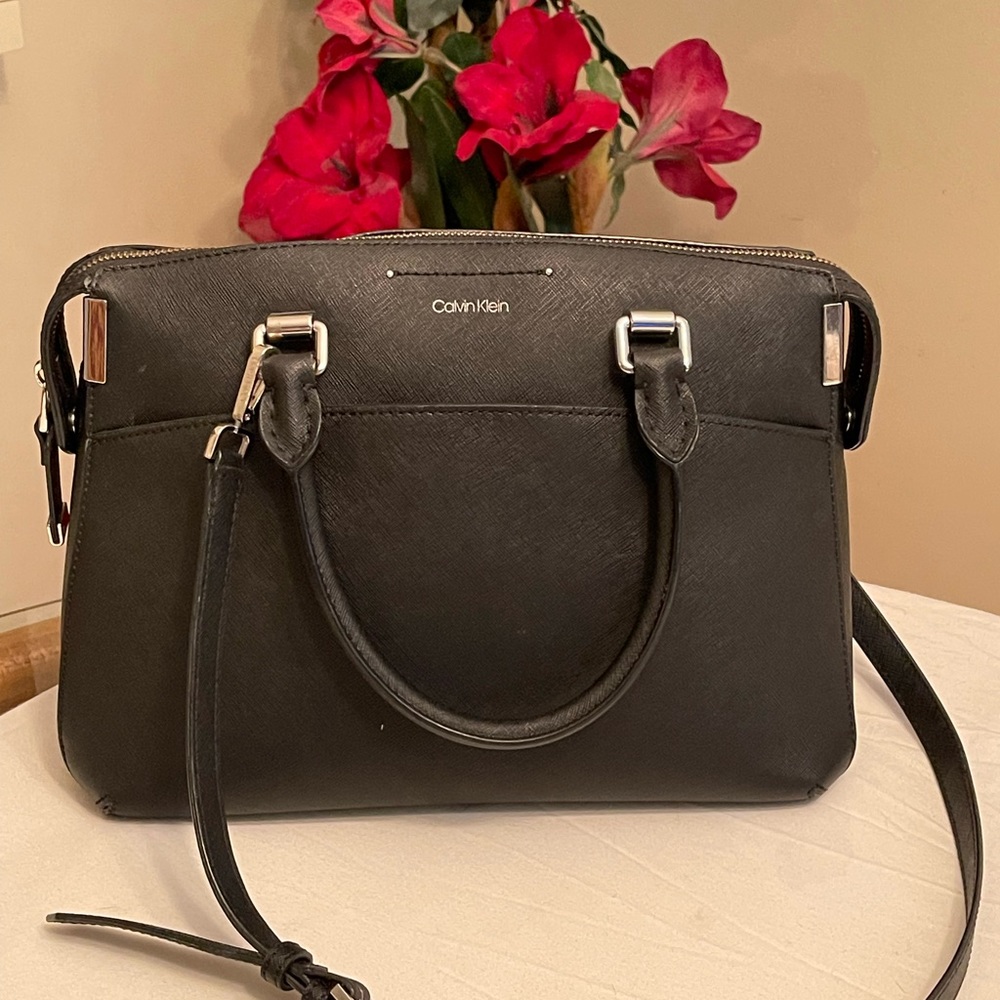 ***SALE - Calvin Klein Satchel/Crossbody - Black